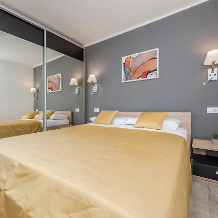 Lejlighed Bozi 2 Luxury With Jacuzzi For 10 Mandre
