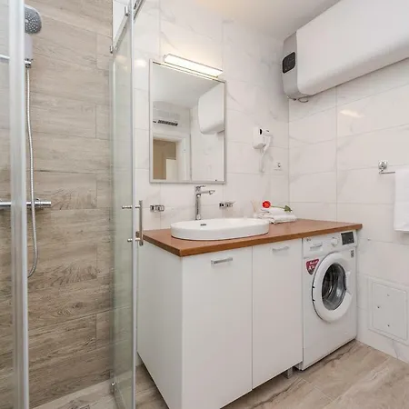 Lejlighed Bozi 2 Luxury With Jacuzzi For 10 *