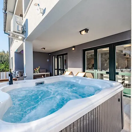 아파트 Bozi 2 Luxury With Jacuzzi For 10 만드레