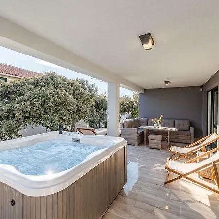 Bozi 2 Luxury With Jacuzzi For 10 아파트 *