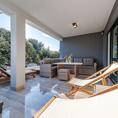 아파트 Bozi 2 Luxury With Jacuzzi For 10 *