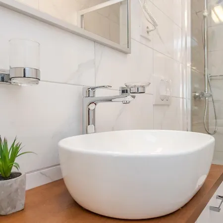 아파트 Bozi 2 Luxury With Jacuzzi For 10 *