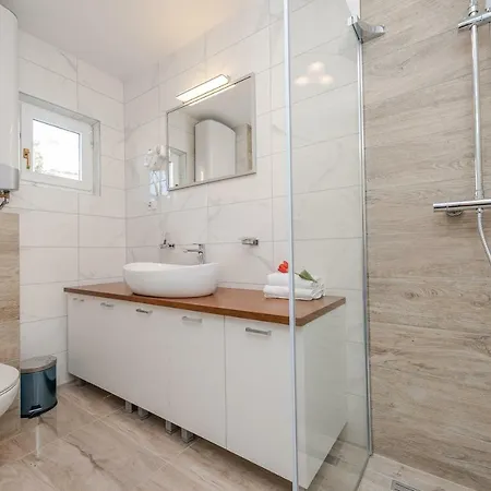 Bozi 2 Luxury With Jacuzzi For 10 * 만드레
